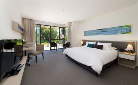 Flinders Hotel - VIC Tourism 8