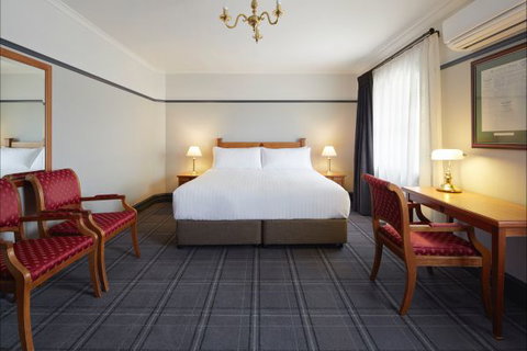 Brassey Hotel - VIC Tourism 6