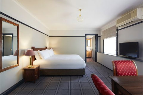 Brassey Hotel - VIC Tourism 8