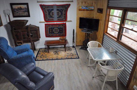 Clyde River Cottage - VIC Tourism 4