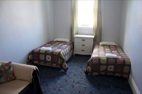 Courthouse Hotel Boorowa - VIC Tourism 5
