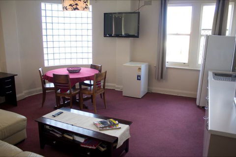 Courthouse Hotel Boorowa - VIC Tourism 7