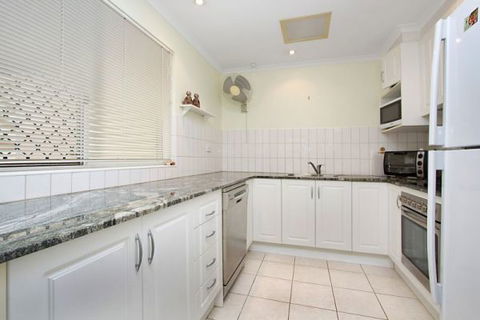 Garunya Executive Townhouse - VIC Tourism 4