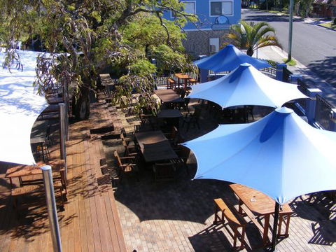 Illawong Hotel - VIC Tourism 2