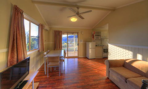 Inland Waters Holiday Parks Lake Glenbawn - VIC Tourism 9