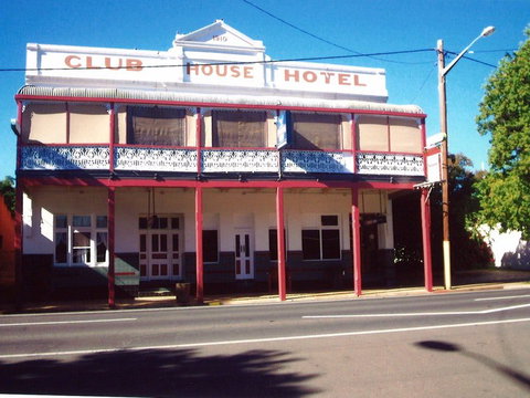 Club House Hotel - VIC Tourism 0