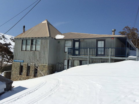 Jerrabomberra Lodge - VIC Tourism 0