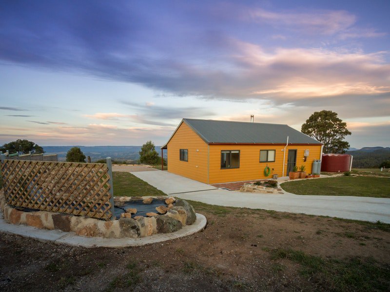 Hampton NSW VIC Tourism