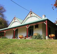 Ravenscroft and The Cottage - VIC Tourism