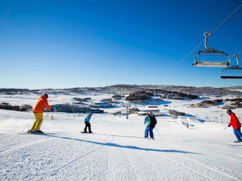 The Coachman Ski Lodge - VIC Tourism 1