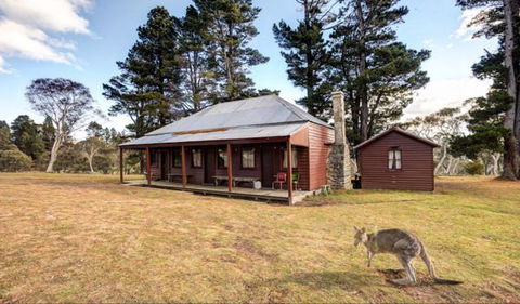 The Pines Cottage - VIC Tourism 1
