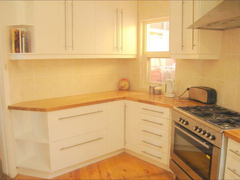 Christies Cottage For Holidays And Relocations. - VIC Tourism 3
