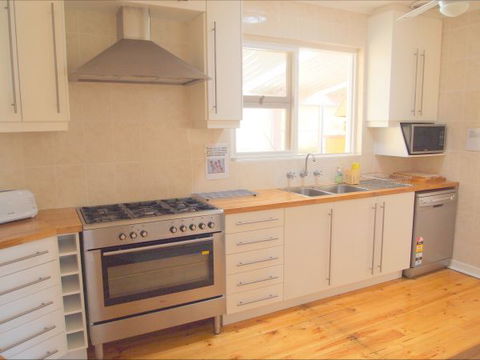 Christies Cottage For Holidays And Relocations. - VIC Tourism 4