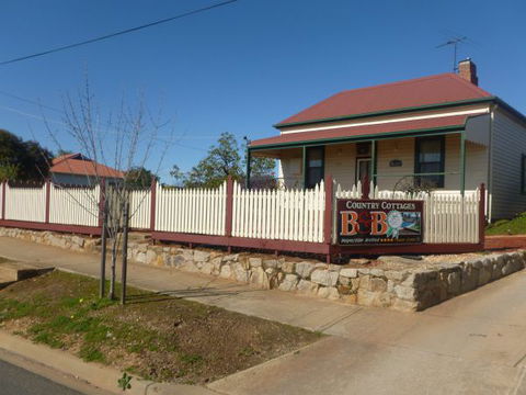 Country Cottages B&B - VIC Tourism 1