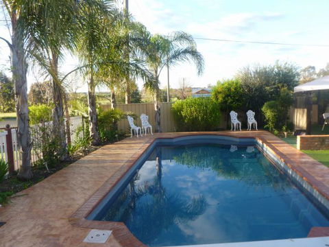 Country Cottages B&B - VIC Tourism 4