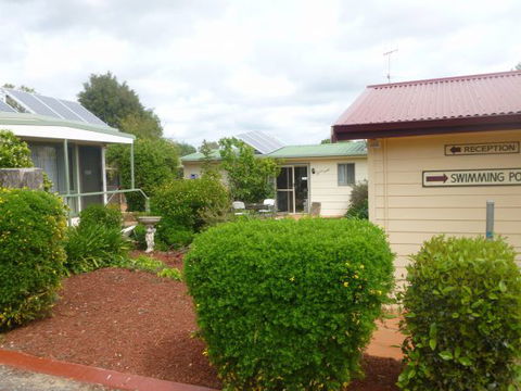 Country Cottages B&B - VIC Tourism 3