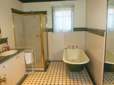 Country Cottages B&B - VIC Tourism 5