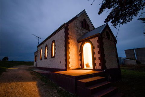 Lakeside Chapel Meningie - VIC Tourism 0