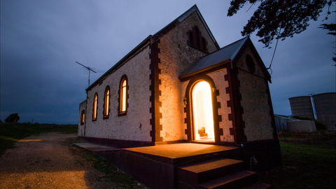 Lakeside Chapel Meningie - VIC Tourism 8