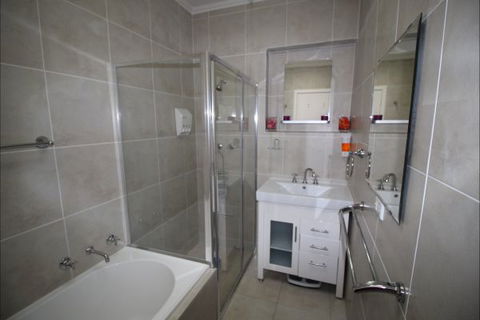 Christies Cottage For Holidays And Relocations. - VIC Tourism 14