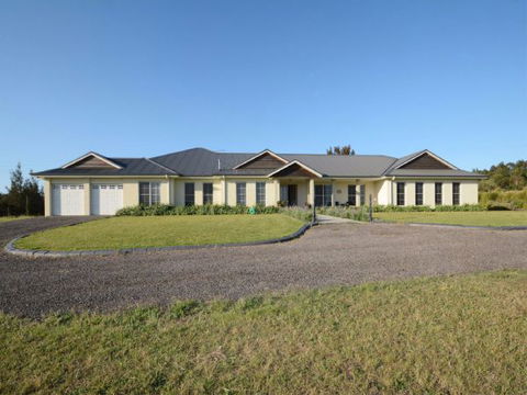 Villa Siena - VIC Tourism 8