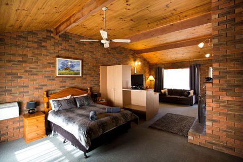 Walkabout Motel - VIC Tourism 1
