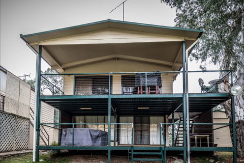 River Shack Rentals - Living The Dream - VIC Tourism 2