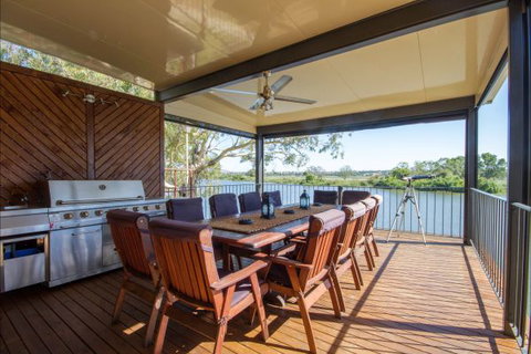River Shack Rentals - Living The Dream - VIC Tourism 48
