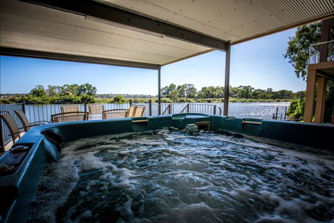 River Shack Rentals - Living The Dream - VIC Tourism 49