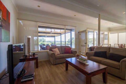 River Shack Rentals - Living The Dream - VIC Tourism 51