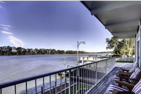 River Shack Rentals - Living The Dream - VIC Tourism 97