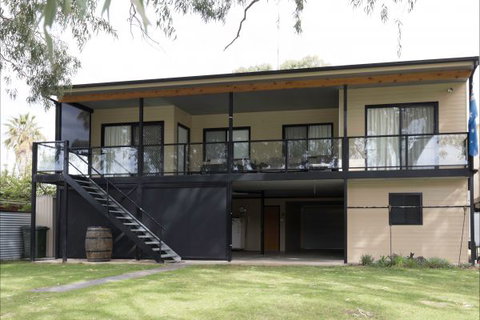 River Shack Rentals - Living The Dream - VIC Tourism 36