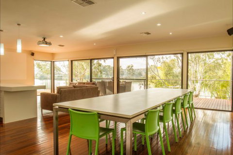 River Shack Rentals - Living The Dream - VIC Tourism 128