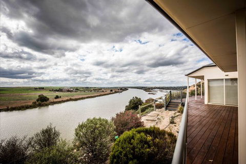 River Shack Rentals - Living The Dream - VIC Tourism 26