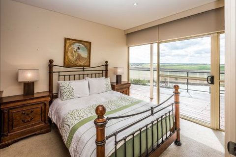 River Shack Rentals - Living The Dream - VIC Tourism 31