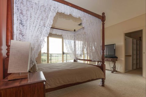 River Shack Rentals - Living The Dream - VIC Tourism 32