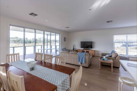River Shack Rentals - Living The Dream - VIC Tourism 112