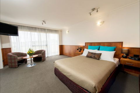 Berri Hotel - VIC Tourism 1