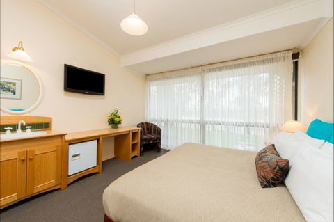 Berri Hotel - VIC Tourism 3