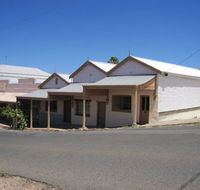 Carmines Antiques and Accommodation - VIC Tourism