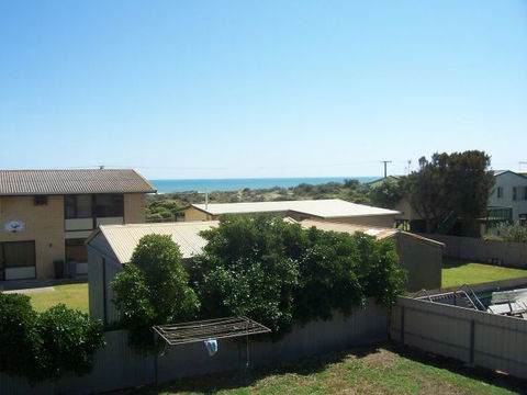 Century 21 SouthCoast: Silver Sands - VIC Tourism 1