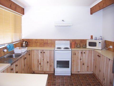 Century 21 SouthCoast: Silver Sands - VIC Tourism 2