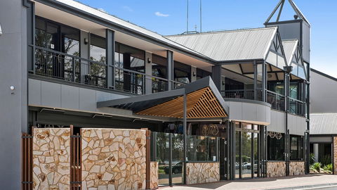 Berri Hotel - VIC Tourism 8