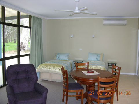 Myrtleford Masonic Units - VIC Tourism 2