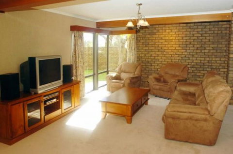 Trenberth House - VIC Tourism 2