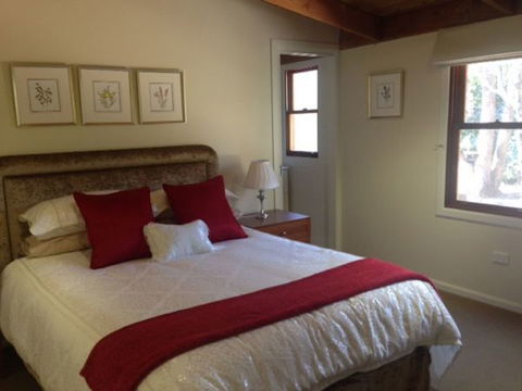 Grevillea Chalet - VIC Tourism 6