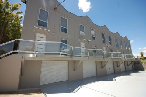 Mindon Serviced Apartments - VIC Tourism 0