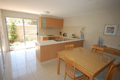 Mindon Serviced Apartments - VIC Tourism 1