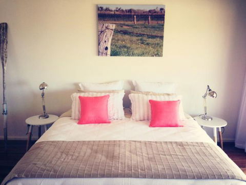 Vintage Oar Holiday House - VIC Tourism 2