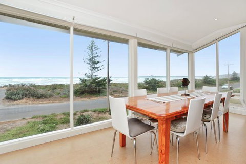 Willows - VIC Tourism 0